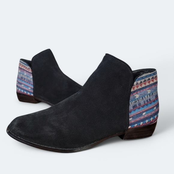 Sbicca Black Suede Ankle Boots with Colorful Patterned Heel Size 9 Boho Aztec - Picture 1 of 17